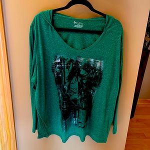 Green hooded long sleeve t shirt